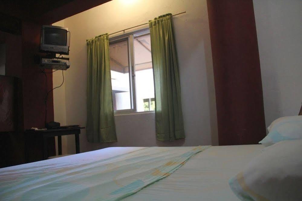 Hostal Condo-Parque Санто Доминго Екстериор снимка