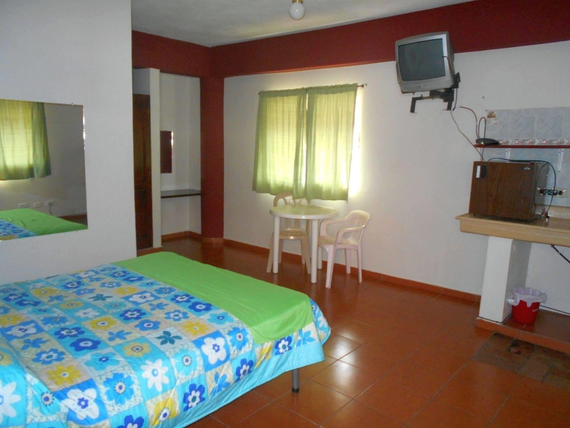 Hostal Condo-Parque Санто Доминго Екстериор снимка