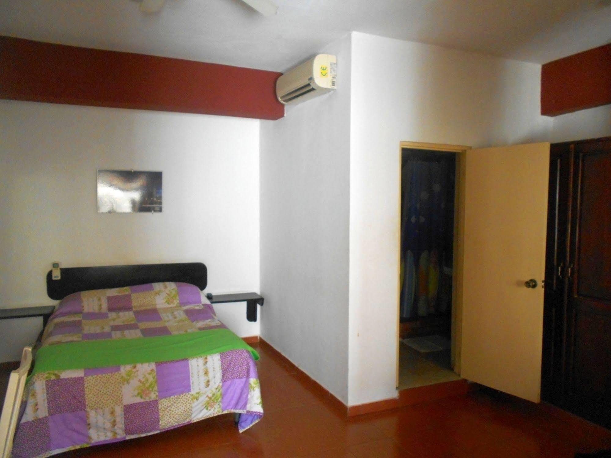 Hostal Condo-Parque Санто Доминго Екстериор снимка