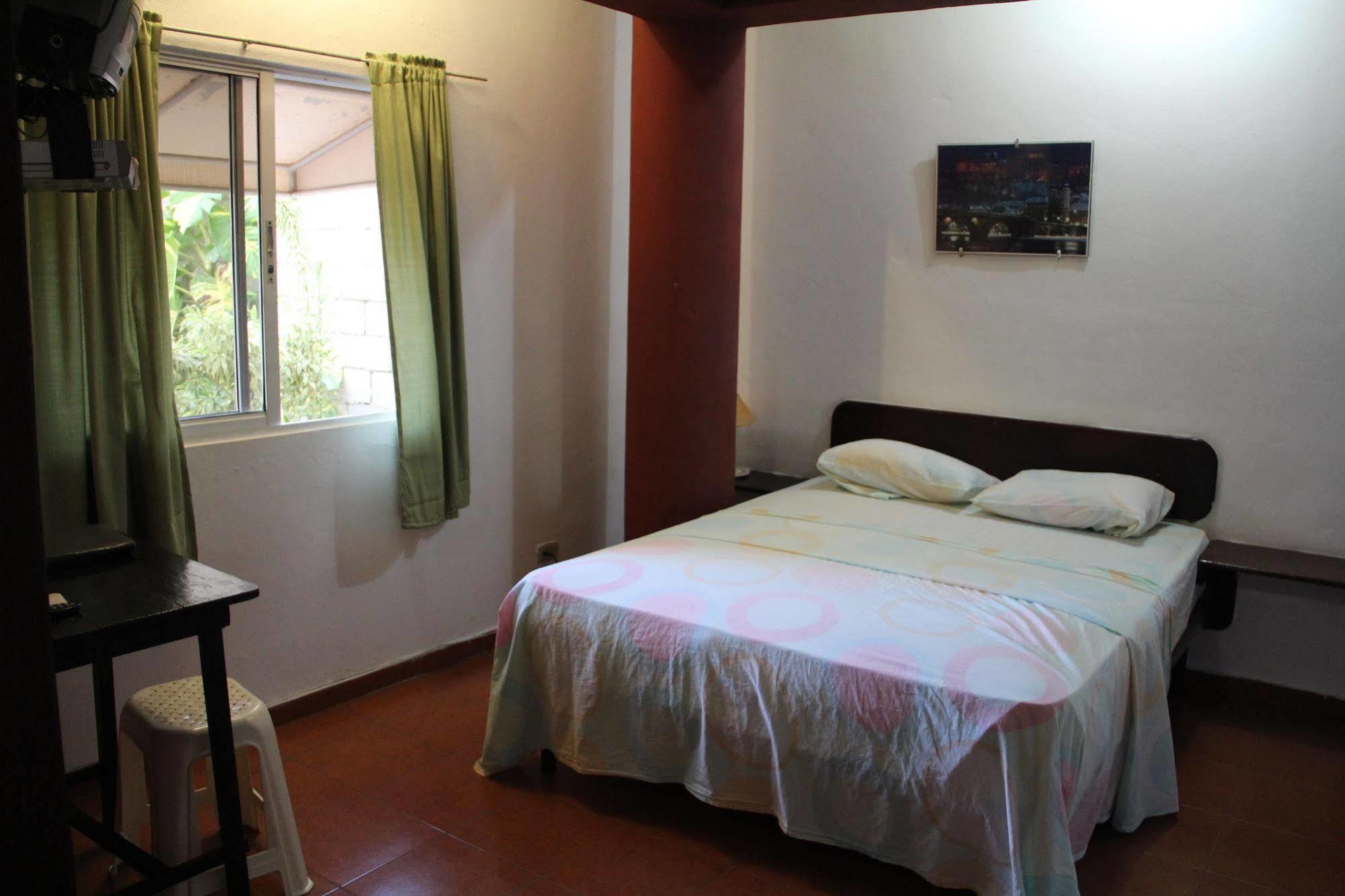 Hostal Condo-Parque Санто Доминго Екстериор снимка